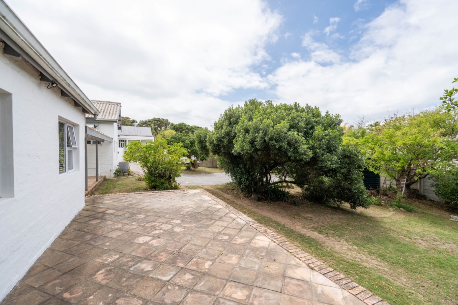 8 Bedroom Property for Sale in West Bank Eastern Cape